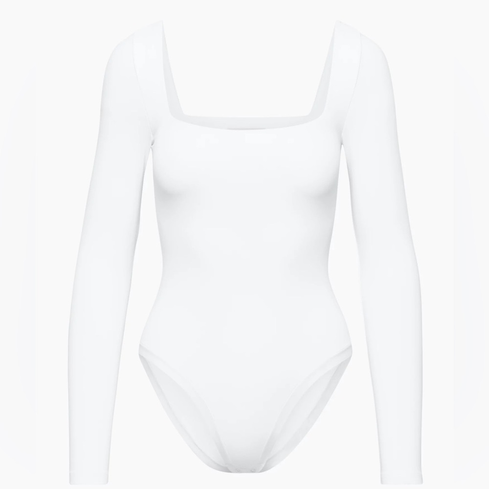 Aritzia Babaton Contour Squareneck Longsleeve Bodysuit